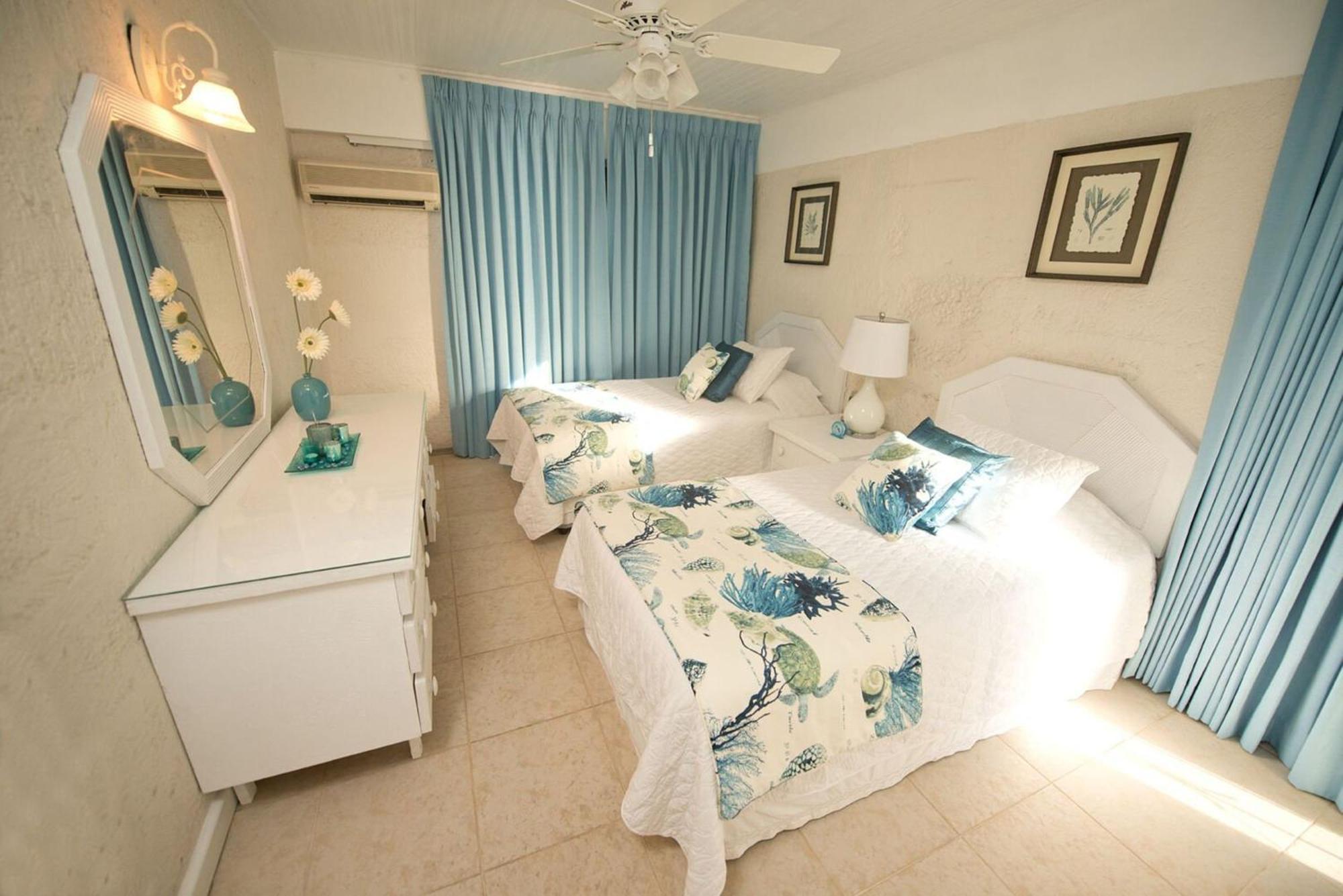 Bora Bora By Blue Sky Luxury Apartamento Paynes Bay Quarto foto