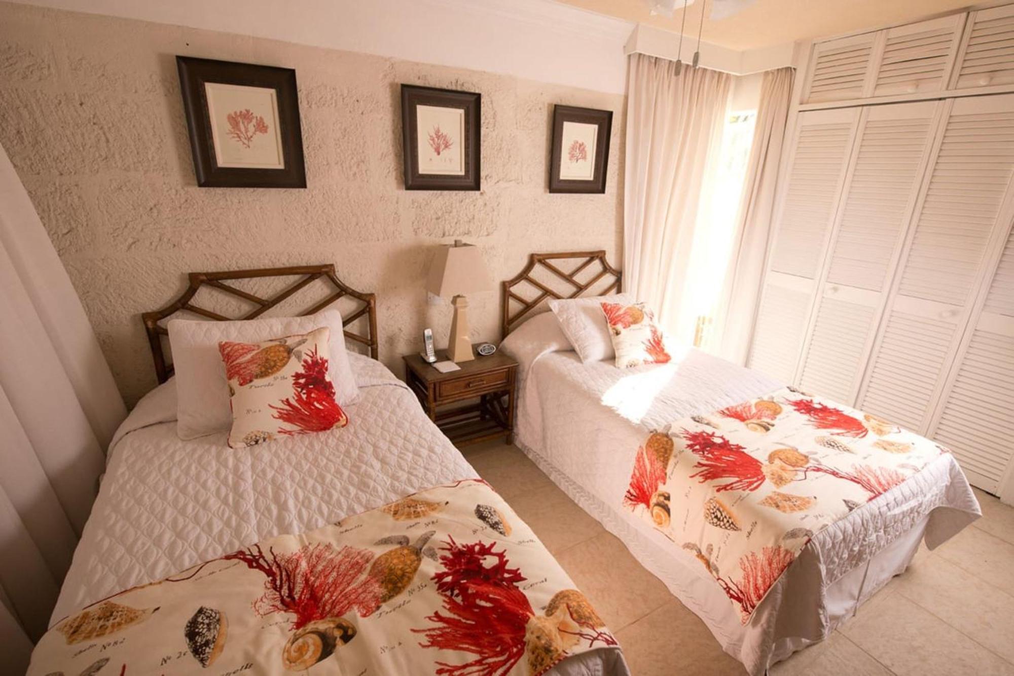 Bora Bora By Blue Sky Luxury Apartamento Paynes Bay Quarto foto